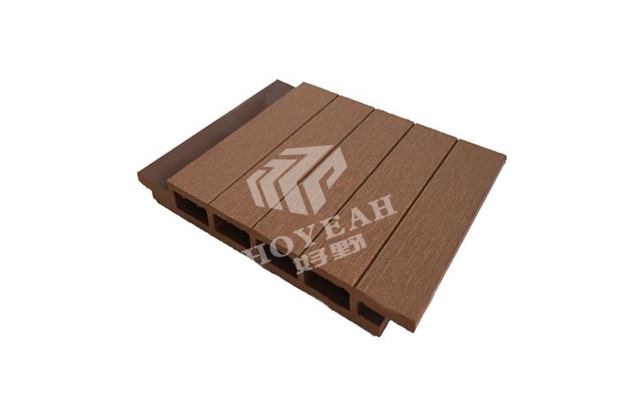 What are the characteristics of plastic wood flooring?